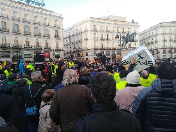 Taxistas reclaman y exigen ser escuchados luego de dos semanas de paro. Puerta del Sol, Madrid, febrero de 2019