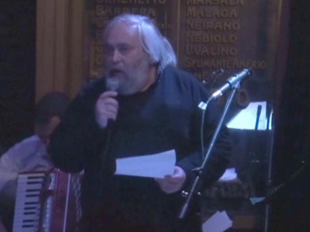 Di Giano canta... y reflexiona sobre el fútbol y la sociedad actual