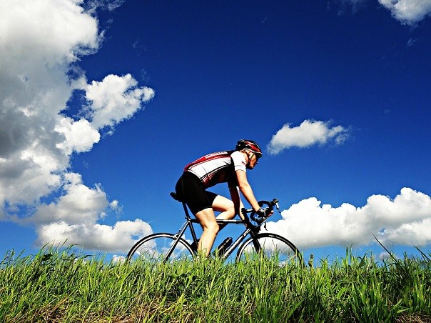 El ciclismo es un deporte de fácil acceso. Foto: Pixabay.com