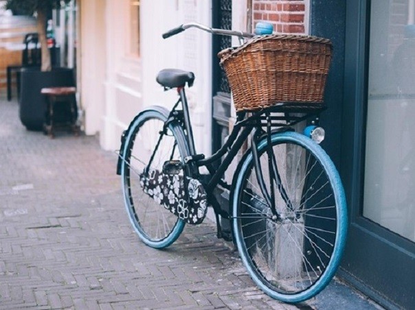 La bicicleta puede usarse como tu medio de transporte, lo que permite movilizarse y ejercitarse al mismo tiempo