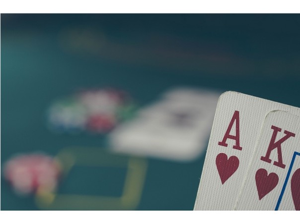 En el póker hay que encontrar el término medio entre el riesgo y la oportunidad. Fuente: Pixabay.com