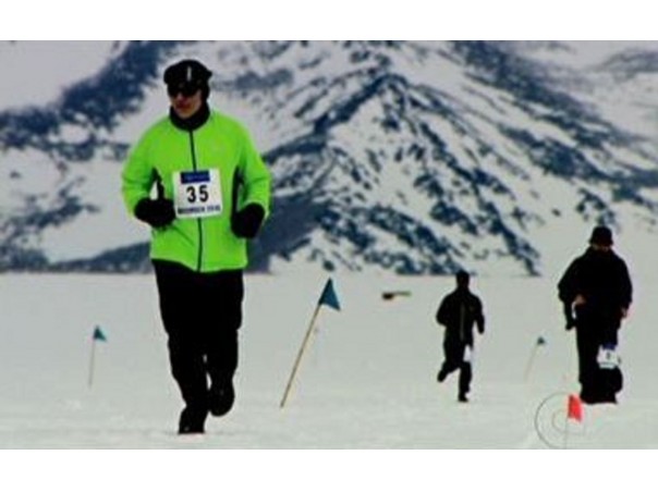 Maratona de 42 km no gelo da Antártica