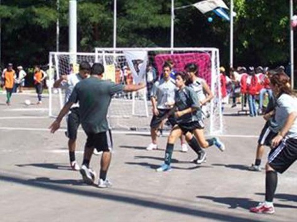 El fútbol callejero promueve la inclusión y la creatividad